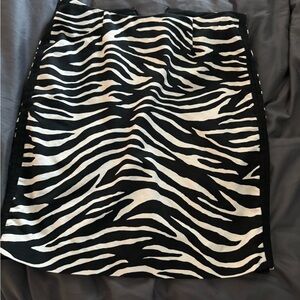 Black and white zebra stripe pencil skirt